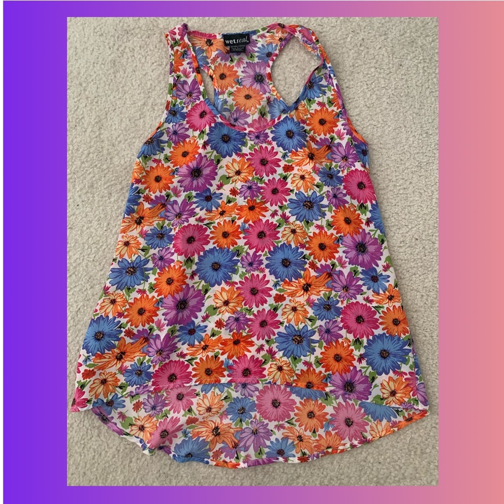Floral tank top 🤩